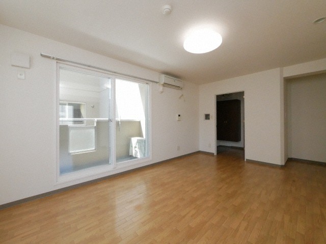 眺望　大きな窓があり明るいお部屋です♪