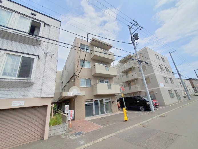 建物外観　地下鉄東西線　南郷18丁目　徒歩4分♪