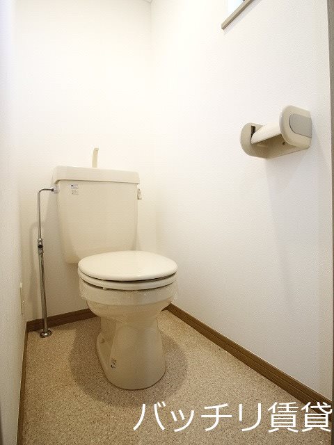 トイレ　同型タイプの為、現状を優先致します。