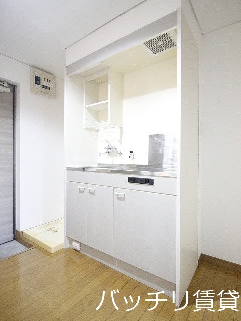 キッチン　同型タイプの為、現状を優先致します。