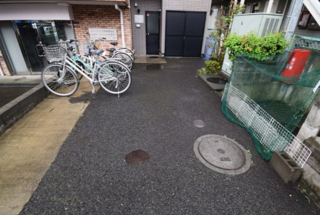 小田急線 鶴川駅 徒歩8分 8階建 築28年のその他写真