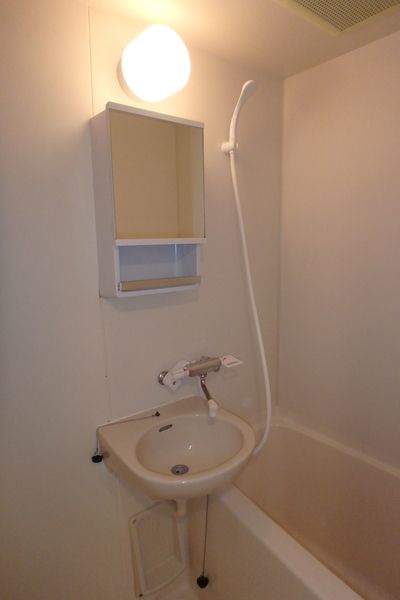 ベルタス蓮根の内装写真