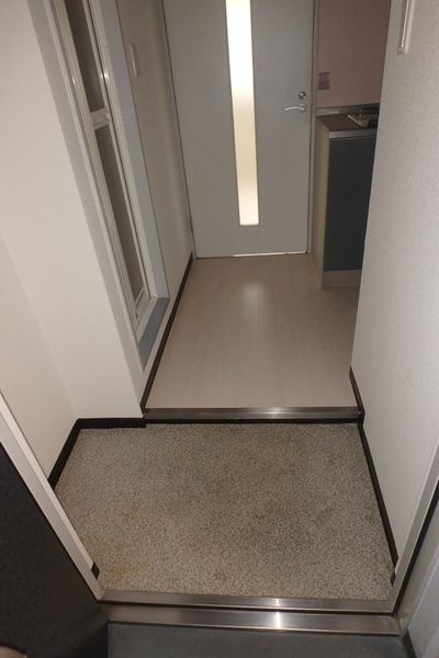 ベルタス蓮根の玄関写真