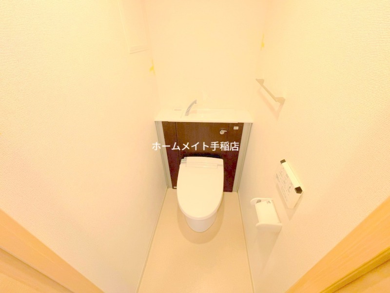 トイレ　シャワートイレ付きでございます！