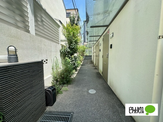 東急東横線 学芸大学駅 徒歩5分 3階建 築16年の外観写真