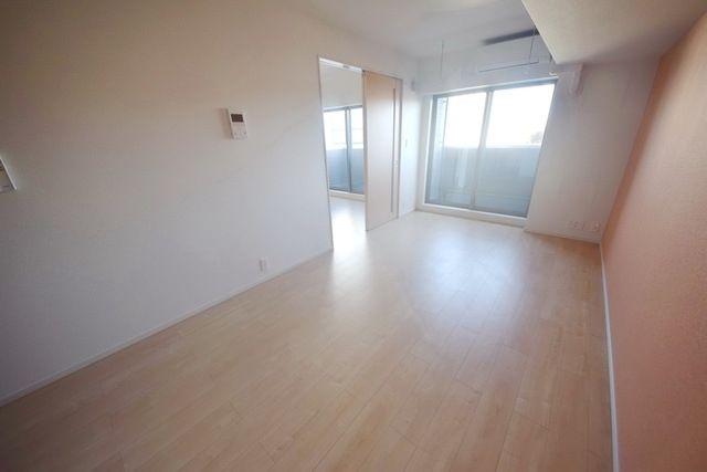 居室・リビング　フローリング