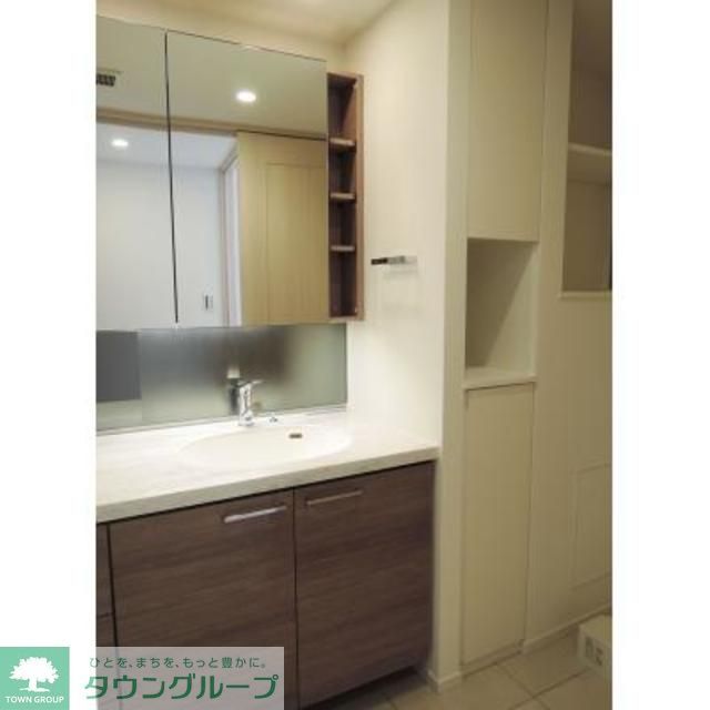 洗面設備　※写真は同タイプ住戸です。