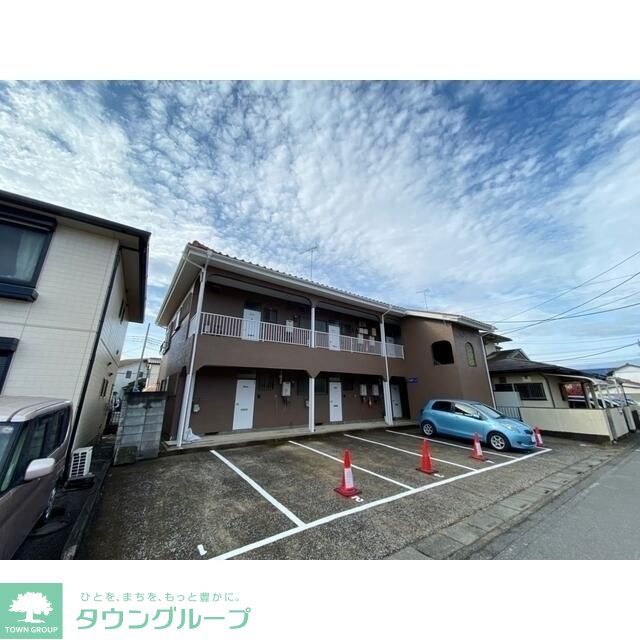 建物外観　駐車場