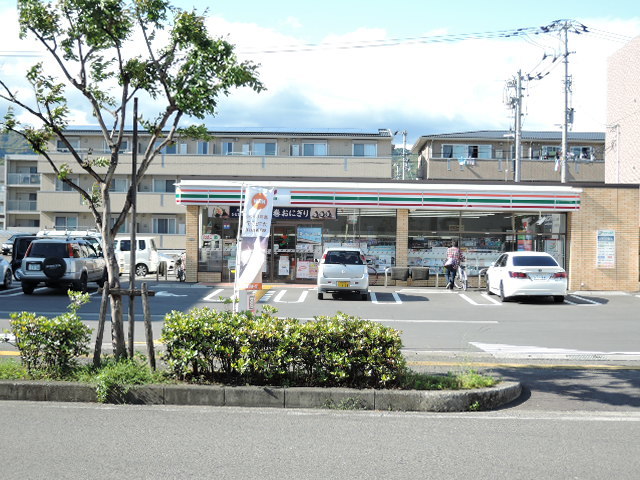 コンビニ　セブンイレブン高知杉井流店（コンビニ）まで445m