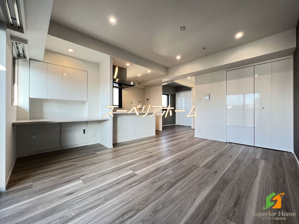 居室・リビング　エントランス