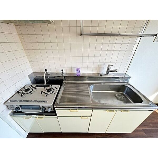 キッチン　【喫茶店・カフェ】コメダ珈琲店名東山の手店まで913m