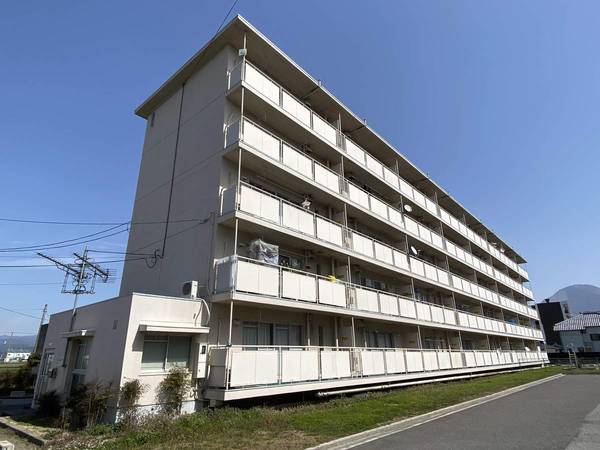 【ビレッジハウス南小足第二2号棟の建物外観】