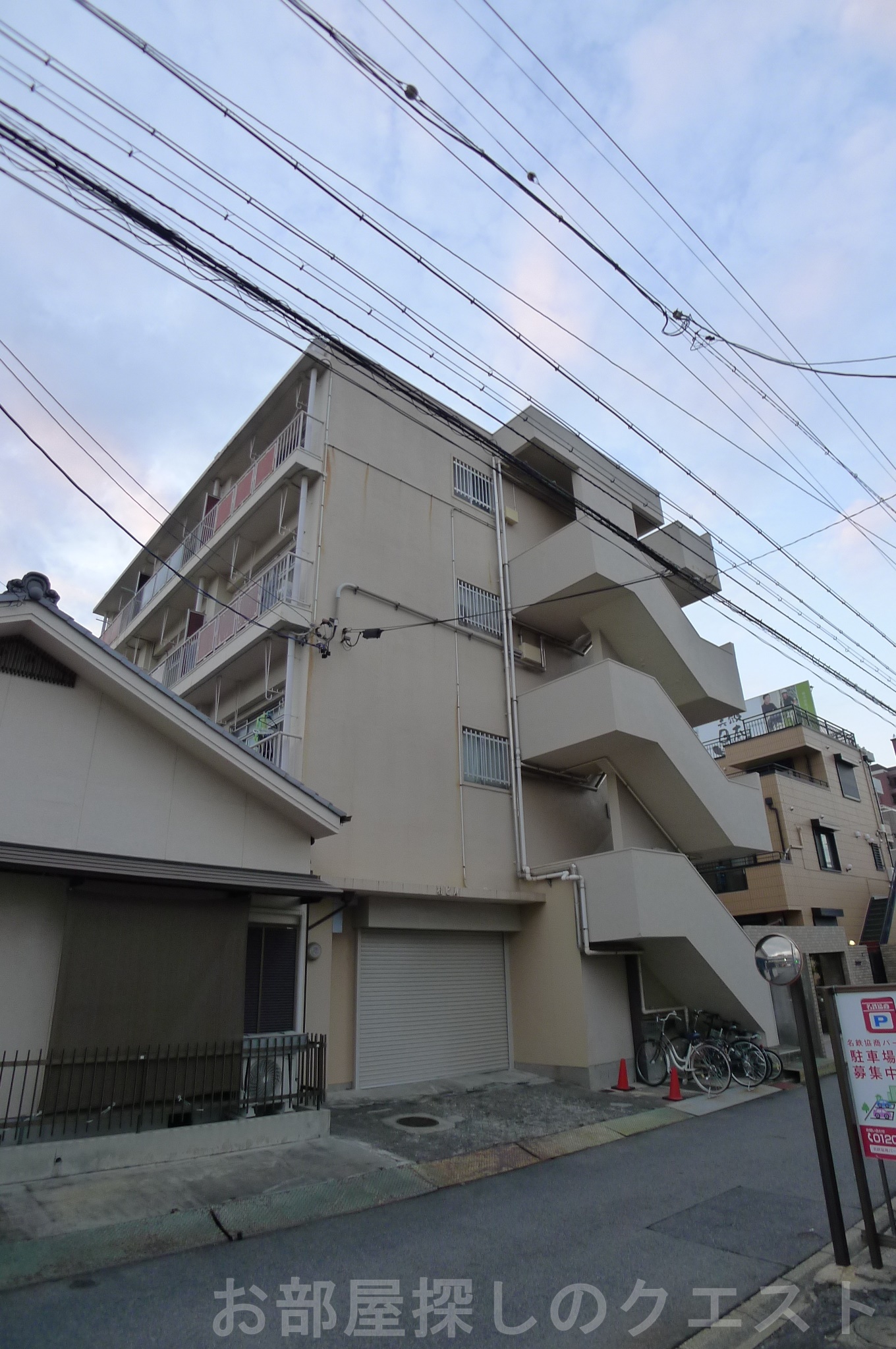 名古屋市瑞穂区堀田通のマンションの建物外観