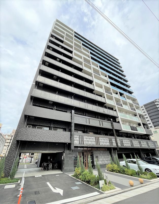 【名古屋市中区栄のマンションの建物外観】