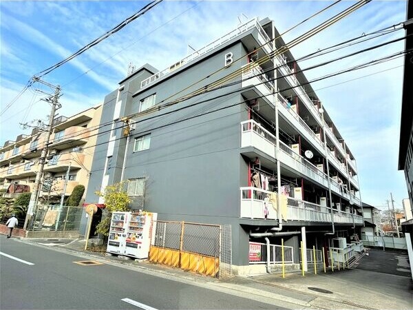 【北野田マンション巽B棟の建物外観】