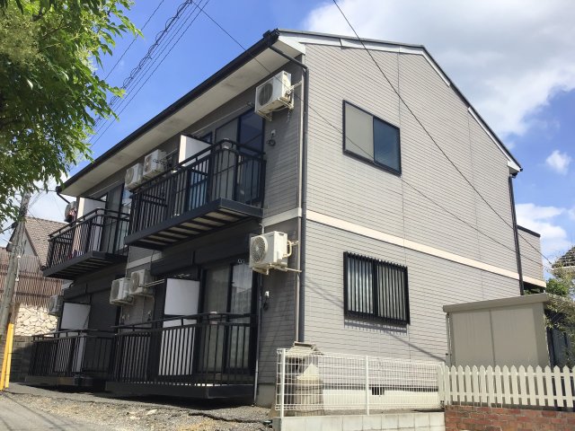 東松山市松本町のアパートの建物外観