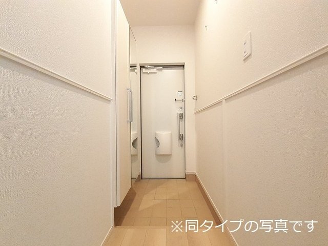 【秋田市川元むつみ町のアパートの玄関】