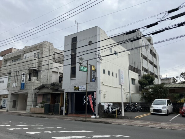 河内屋ビルの建物外観