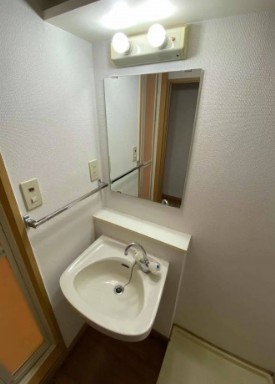 洗面設備　※別号室の写真です。現況を優先します。