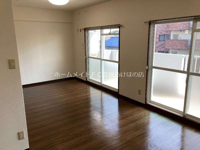 居室・リビング　同型別部屋写真