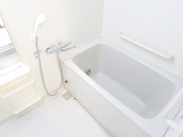 バス・シャワールーム　別号室の参考写真です。