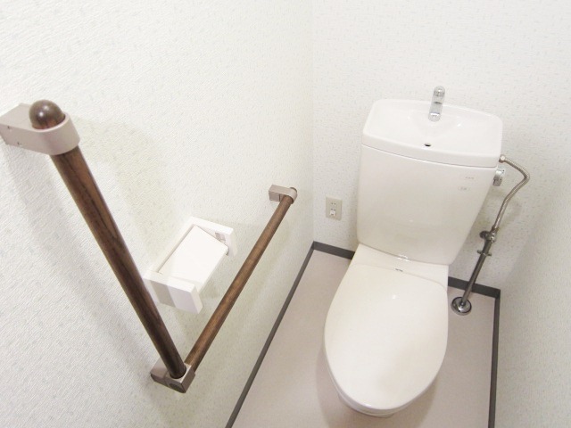 トイレ　別号室の参考写真です。
