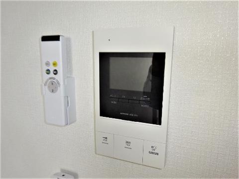 ウェルスクエア茨木春日　セキュリティ　カメラ付インターホン