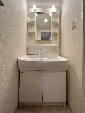 洗面設備　グラマシー心斎橋東　独立洗面化粧台