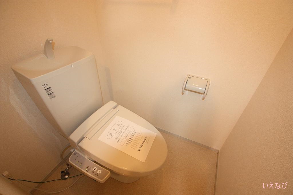 トイレ　温水洗浄便座