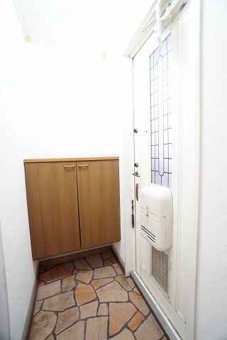 玄関　※同タイプの写真です。