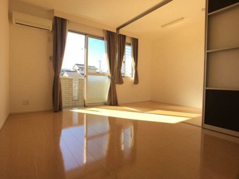 居室・リビング　図面と現状に相違がある場合には現状を優先