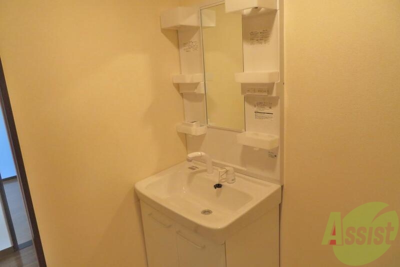 洗面設備　洗面脱衣所になっております。コチラもキレイになっております