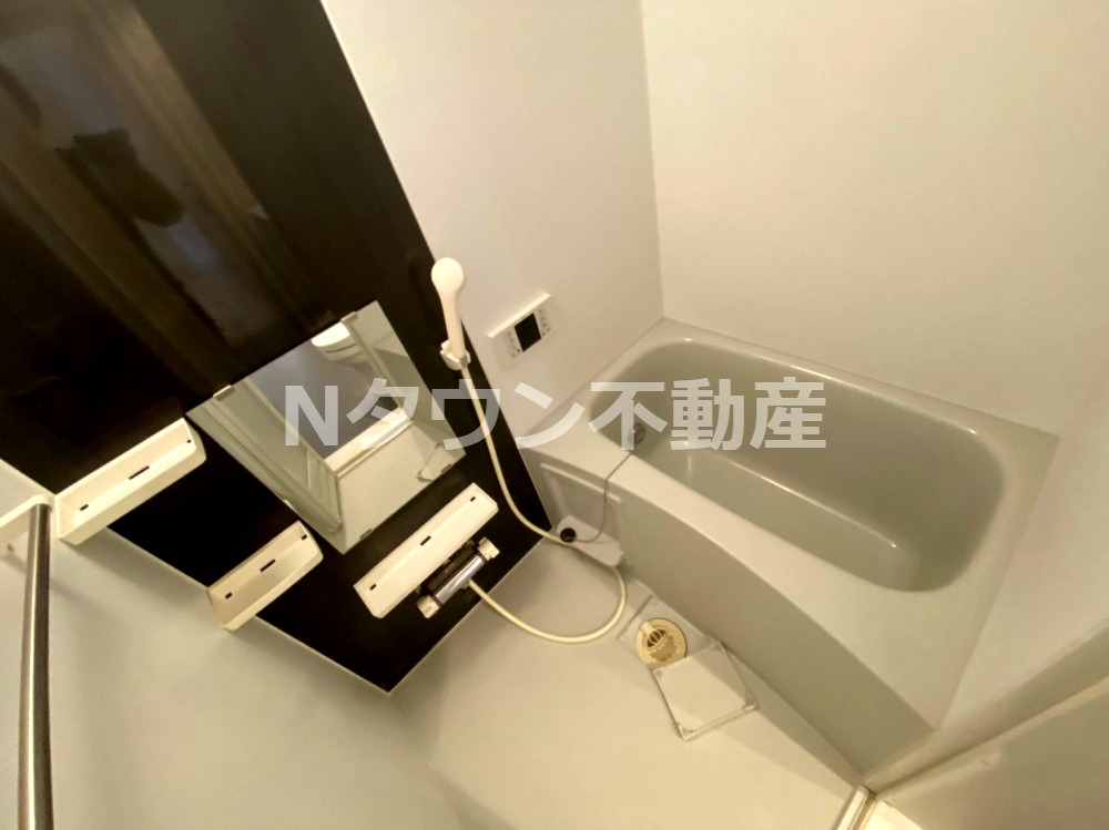 バス・シャワールーム　落ち着いた空間のお風呂です