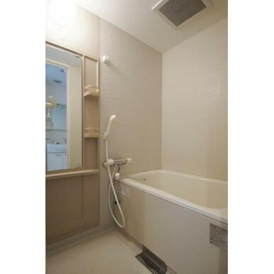 バス・シャワールーム　※別部屋の参考写真となります※現況優先※