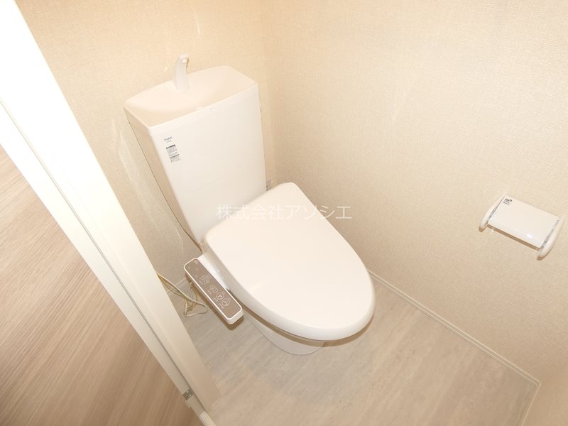 トイレ　温水洗浄暖房便座