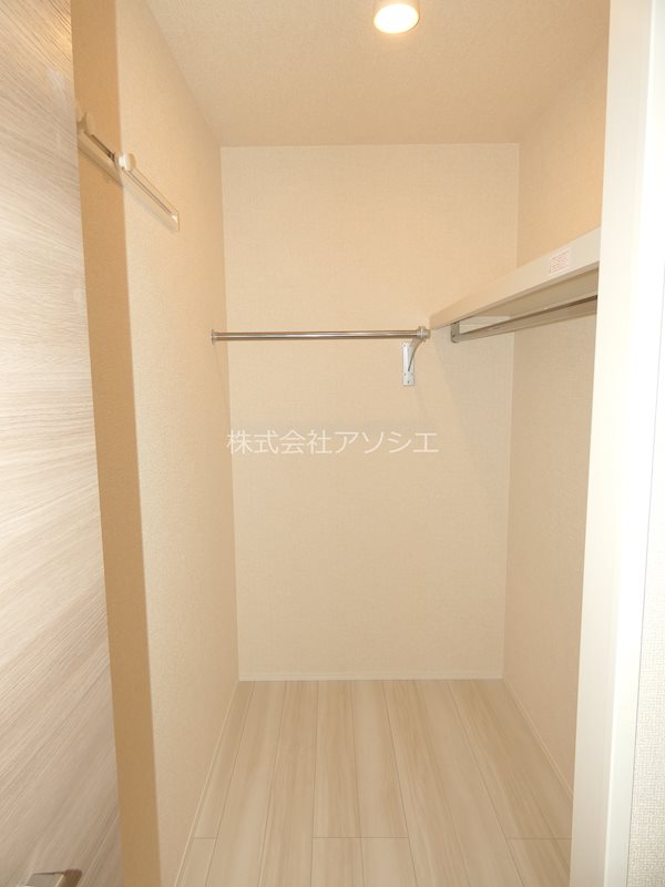 収納　ウォークインクローゼット