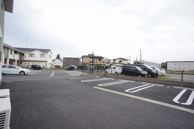 駐車場　駐車スペースもあります