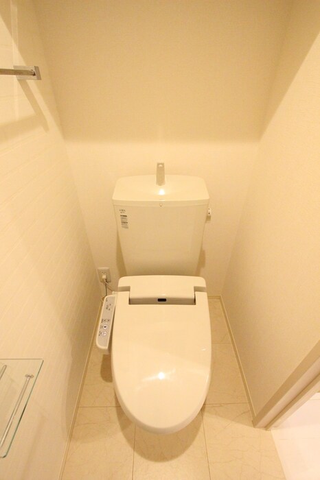 トイレ　温水洗浄暖房便座