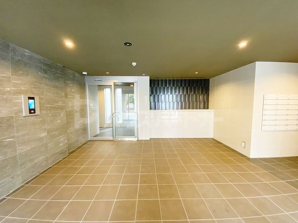 エントランス　エントランス