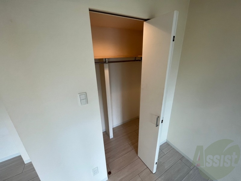 収納　寝室の収納です。部屋がすっきり片付きます。