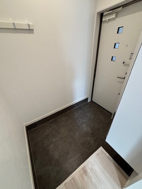 玄関　※別部屋参考画像