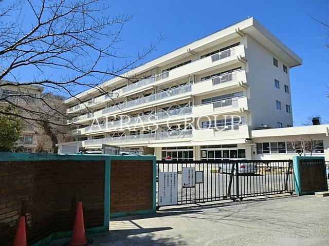 小学校　松戸市立和名ケ谷小学校（小学校）まで508m