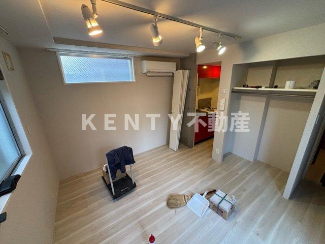 その他部屋・スペース　開放的な寝室です