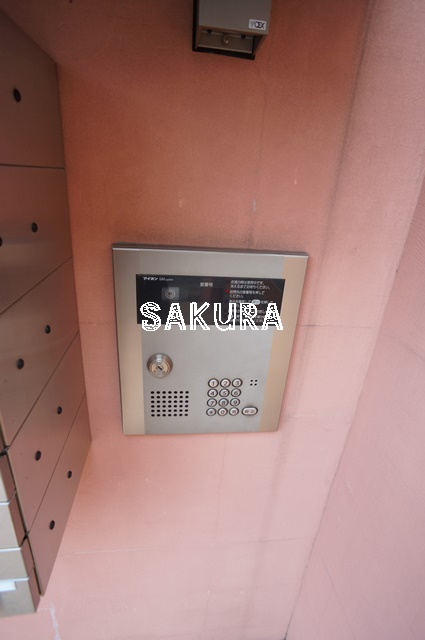 セキュリティ　不審者、勧誘員をシャットアウトできるオートロックです♪