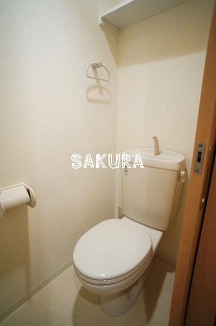 トイレ　落ち着いた色調のトイレです♪
