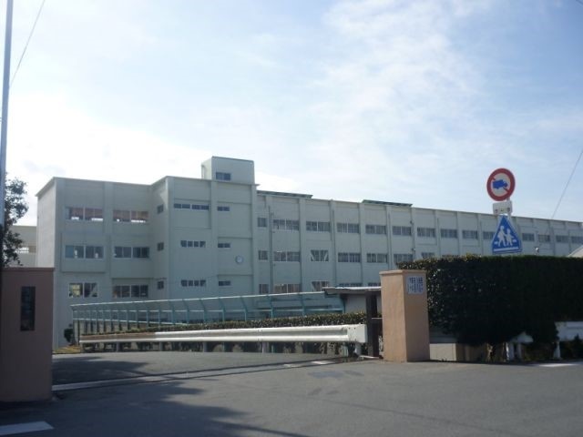 中学校　豊橋市立高師台中学校（中学校）まで1096m