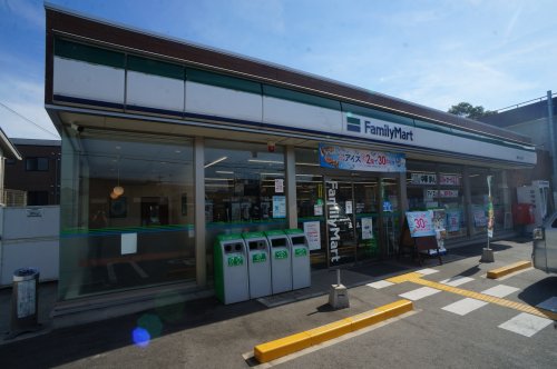 コンビニ　ファミリーマート 橿原石川町店（コンビニ）まで236m