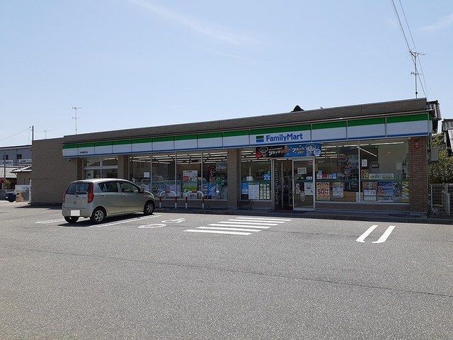 コンビニ　ファミリーマート本津幡駅前店（コンビニ）まで280m