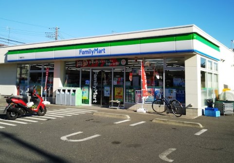 コンビニ　ファミリーマート 川崎登戸店（コンビニ）まで301m