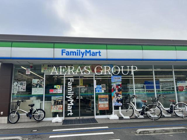 コンビニ　ファミリーマート 都筑大棚町店（コンビニ）まで570m